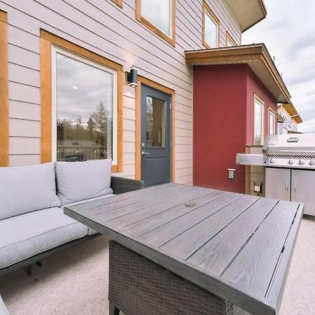 Oasis Getaway, Mins To Lake, King Bed, Dbl Garage Invermere Exterior foto