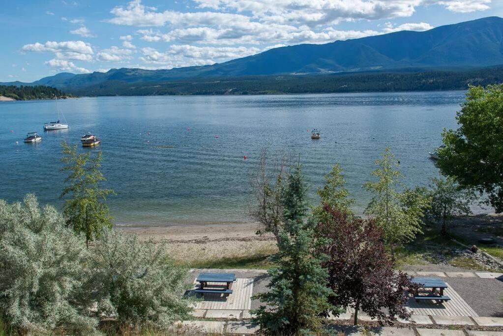 Oasis Getaway, Mins To Lake, King Bed, Dbl Garage Invermere Exterior foto